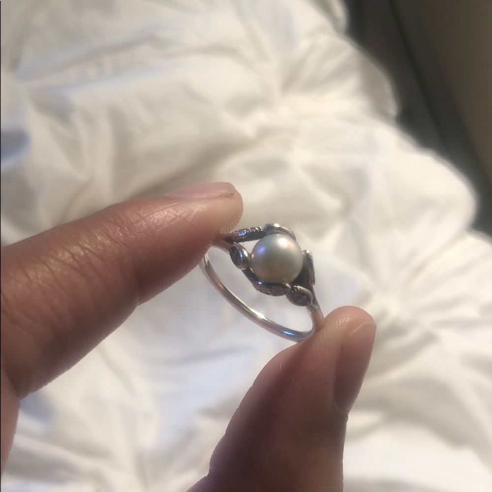 Pandora pearl ring